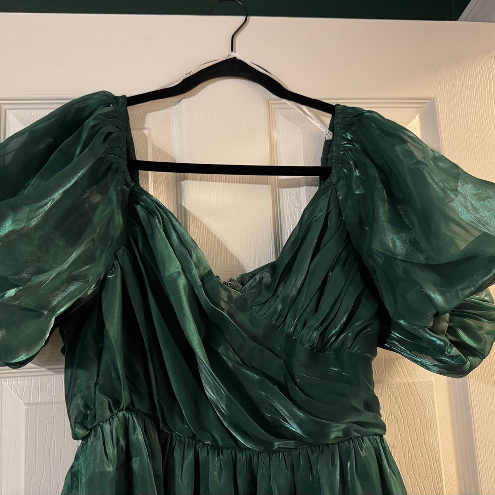 green puff sleeve dressd